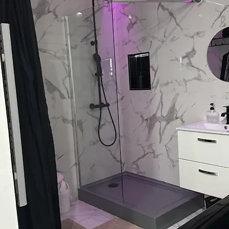 Appartement Suites&spa 2 2 Jacuzzi 1 Sauna By L Amaryllis *