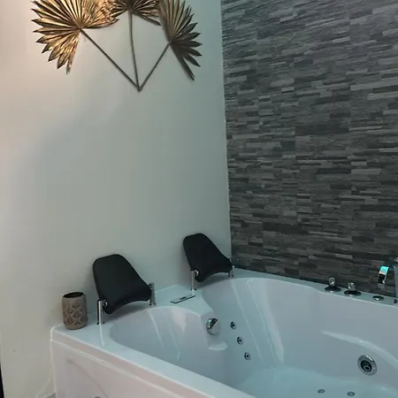 Appartement Suites&spa 2 2 Jacuzzi 1 Sauna By L Amaryllis *